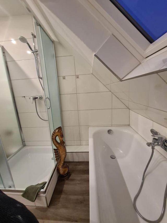 Pilgrims "Rosalie" Grosse Fewo Mit 3 Schlafzimmern, 1Bad, 2 Wc, Balkon, Fast Internet 브릴온 외부 사진